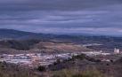 Zona industrial y de servicios que se extiende desde la muga con Ayegui hasta Merkatondoa.