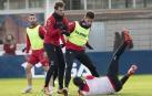 Osasuna se ejercita en el gimnasio y en el terreno de juego