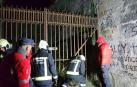Rescatan y trasladan al CHN a un joven tras caer en los fosos del Fuerte de San Cristóbal