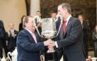 Juan de Dios Román anuncia que sufre cáncer al recibir el Premio Fco. Fernández Ochoa
