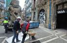 Comienzo de las obras para tapiar la puerta del gaztetxe Maravillas en el Palacio de Rozalejo.