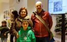 El escenario de la Casa de Cultura de Zizur Mayor se llenó de títeres la tarde del viernes 4 de enero de la mano de la compañía Festuc Teatre. Los presentes disfrutaron de las ilusiones de María, una niña que escucha atentamente los cuentos que le narra su abuelo, con el que pasa las tardes imaginando que es el famoso personaje fantástico Peter Pan.