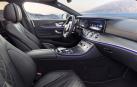El interior de un coche.