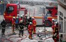La explosión hizo temblar las ventanas y cristales y causó importantes daños materiales sobre los edificios y comercios colindantes