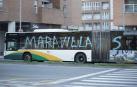 El autobús, poco después del ataque el martes por la mañana, en la avenida de Pamplona.