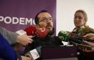 El secretario de Organización de Podemos, Pablo Echenique, hace declaraciones a su llegada a la primera reunión de su comité de campaña con los líderes territoriales del partido.