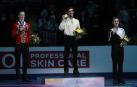 El patinador Javier Fernández, en lo alto de su último podio como campeón de Europa por séptima vez consecutiva.