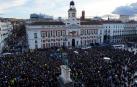 Miles de taxistas se manifestaran el lunes por la tarde en la Puerta del Sol ante la sede del Gobierno regional para exigir soluciones al mandatario madrileño.