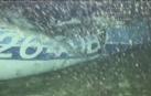 Una cámara submarina capta la avioneta de Sala a 63 metros de profundidad