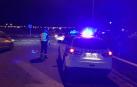 La Guardia Civil regula el tráfico tras el accidente.