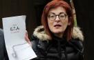 Maite Pagazaurtundua pregunta a Otegi si "el fin justificó los medios"