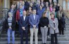 Profesores y estudiantes de la UNED Pamplona becados. De dcha. a izda. (primera fila), Xabier Jaso, Raúl Azpilicueta, Fernando Urra, Ana Díez Fontana y Carmen Jusué.