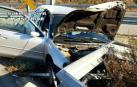Un coche sufre una salida de vía en la PA-31, en el poligono Talluntxe