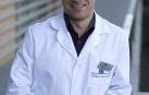 El doctor Manuel Murie Fernández, en su día a día en la Clinica San Miguel, donde dirige el departamento de Neurología.