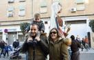 Los vecinos del barrio de Lourdes de la capital ribera celebraron, por primera vez, una jornada de fiesta propia. La celebración comenzó con un pasacalles y el homenaje al Padre Lasa, fundador del barrio, que se celebró en la plaza que lleva su nombre. También se reconoció la labor de Paco Cascán en su cuidado altruista del huerto comunitario. A la tarde, fue la Comparsa Perrinche la encargada de hacer bailar y disfrutar a mayores y pequeños.