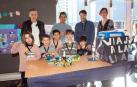 La novena edición de la First Lego League de Navarra (de 10 a 16 años) y la segunda edición de la versión junior (de 6 a 9 años), reunió en Baluarte a una treintena de equipos a los que se propuso dos retos diferentes según edades: 'Into Orbit' y 'Mission Moon'. Una experiencia que ha transportado a los participantes al espacio con el objetivo de poner en juego su capacidad de ideación a través de la ciencia, la tecnología, la ingeniería y las matemáticas.