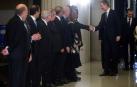 Torra y Colau plantan al rey en el saludo protocolario al llegar a la cena del Mobile
