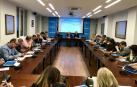 Un momento de la reunión entre consejero y alcaldes.