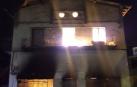 Un muerto y dos evacuados al incendiarse una fábrica abandonada en San Sebastián