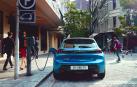 REPOSTAJE ELÉCTRICO. Esta imagen supone un hito en la historia de este modelo tan popular. Ahora también dispondrá de un corazón eléctrico.
