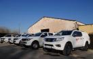 Los nuevos vehículos, en el parking de la sede de la demarcación central en la finca de Miluze en Pamplona.