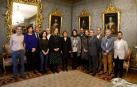 La Presidenta de Navarra, Uxue Barkos, junto a la presidenta del Parlamento, Ainhoa Aznarez, la decana del Colegio Oficial de Arquitectos Vasco-Navarro, Matxalen Acacuso, y e presidente de la delegación Navarra del COAVN, Patxi Chocarro y resto de representantes.