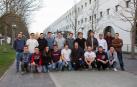 Estudiantes de Ingeniería Informática posan en el campus de la UPNA antes de comenzar el desafío de Google.