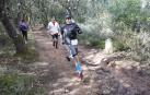 Dos participantes, bajando el pasado año de Montejurra en el tramo que comparte con el Camino de Santiago.