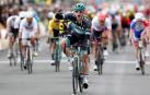 Bennett (Bora) rompe la racha de Groenewegen en la París-Niza