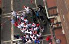 Imágenes del rodaje de las escenas que simulan un encierro por las calles de Pamplona de la película china 'Line Walker II'.