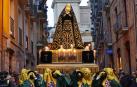 Los portadores de la Dolorosa piden donativos para renovar sus hábitos