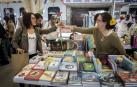Numeroso puestos de librerías ofrecieron descuentos a los navarros en la Avenida Carlos III