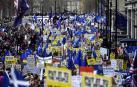 Cientos de miles de personas se manifiestan por un referéndum del 'brexit'