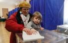 Ucrania se enfrenta este domingo a una reñida batalla por la presidencia del país