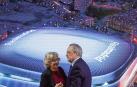 El presidente del Real Madrid, Florentino Pérez, y la alcaldesa de Madrid, Manuela Carmena , durante la presentación de la reforma del estadio Santiago Bernabéu, este martes, en Madrid.