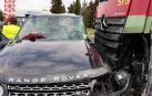 Dos heridos tras colisionar un camión y un todoterreno en la N-121, en Tafalla