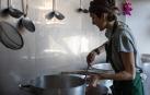 Zaporeak cocina en Lesbos comida como para todo un pueblo de Navarra