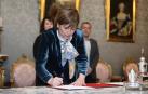 Barkos firma la convocatoria de elecciones al Parlamento de Navarra, que se celebrarán el 26 de mayo.