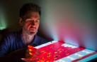 El MUN acoge una exposición de Daniel Canogar en la que rescata tecnologías del pasado