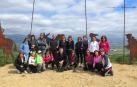 Foto de miembros de la comunidad universitaria en el alto del Perdón, durante otra etapa del Camino de Santiago.