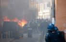Manifestantes y policía, durante los enfrentamientos en Toulouse.