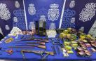 Fotografía facilitada por la Policía Nacional, cuyos agentes han desmantelado en Córdoba un taller clandestino para la modificación de armas de fuego.