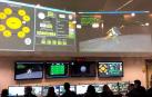 Fotografía cedida por Israel Aerospace Industries (IAI) que muestra el centro de control de SpaceIL en Yahud (Israel).