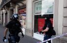 Reducen a un hombre que llevaba 18 horas atrincherado en un piso de Barcelona