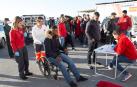 Algunas de las 40 personas de origen magrebí que han sido rescatadas esta madrugada por Salvamento Marítimo, en el puerto de Motril.