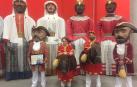Representantes de la Comparsa recoge el homenajea a Tadeo Amorena, creador de los Gigantes de Pamplona