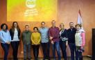 Foto de familia de buena parte de la candidatura a las elecciones municipales de la AISS de Sangüesa tomada en el acto de ayer. De izda. a dcha.: Marta Tiebas, Silvia Dos Santos, Jesús Calvo, Iralda Chaunay, Javier Solozábal, Luis Miguéliz, Yolanda Idiazábal, Juan Linde y Marta Sola.