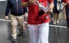 Beñat Rezusta, con la txapela y la copa de campeón de Parejas.