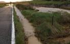 La rotura de una tubería del Canal de Navarra corta 45 la carretera Artajona-Tafalla