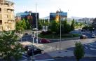 Un conductor ebrio se lleva por delante 3 árboles y una señal de tráfico en Pamplona